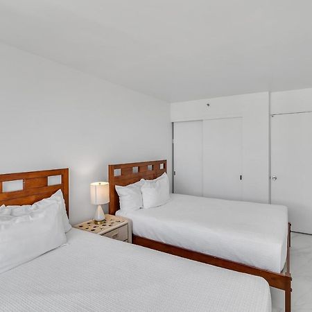 Sea View Condos At The Waikiki Banyan - Free Parking! Хонолулу Екстериор снимка