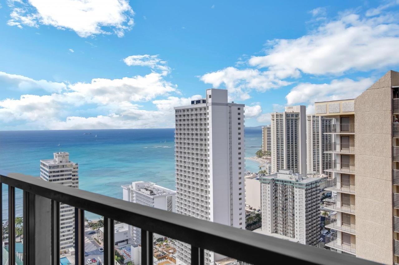 Sea View Condos At The Waikiki Banyan - Free Parking! Хонолулу Екстериор снимка
