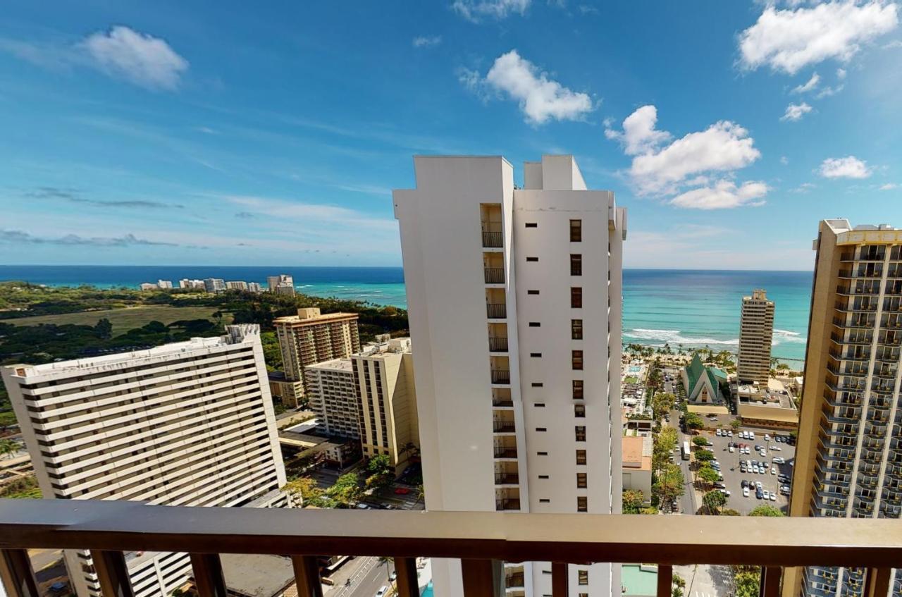 Sea View Condos At The Waikiki Banyan - Free Parking! Хонолулу Екстериор снимка