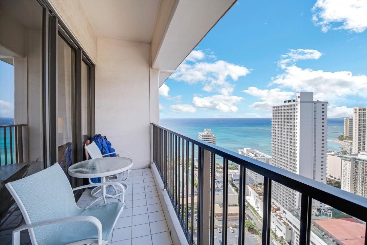 Sea View Condos At The Waikiki Banyan - Free Parking! Хонолулу Екстериор снимка