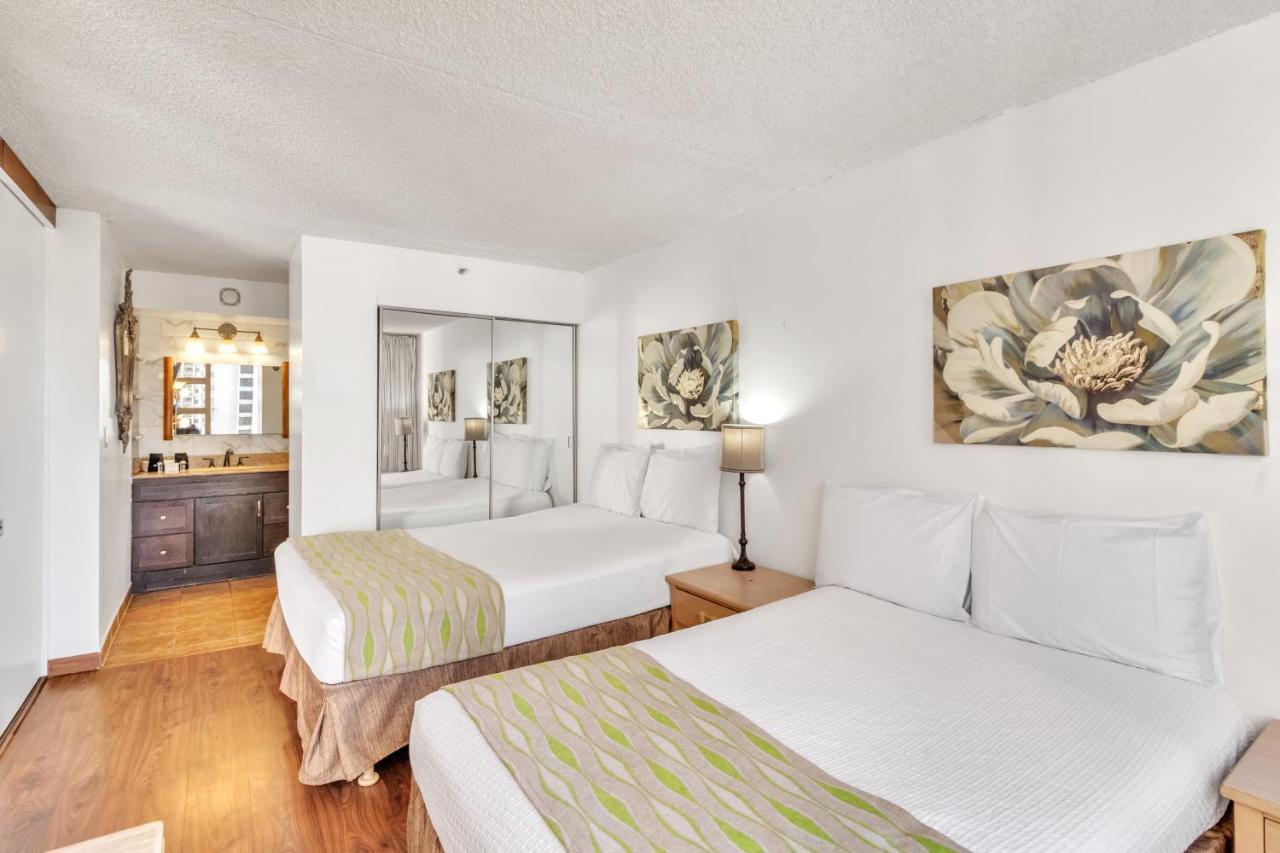Sea View Condos At The Waikiki Banyan - Free Parking! Хонолулу Екстериор снимка