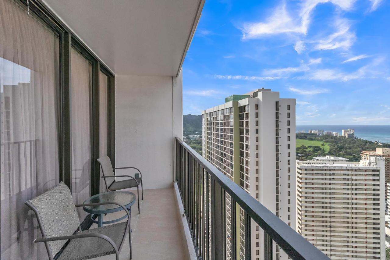 Sea View Condos At The Waikiki Banyan - Free Parking! Хонолулу Екстериор снимка